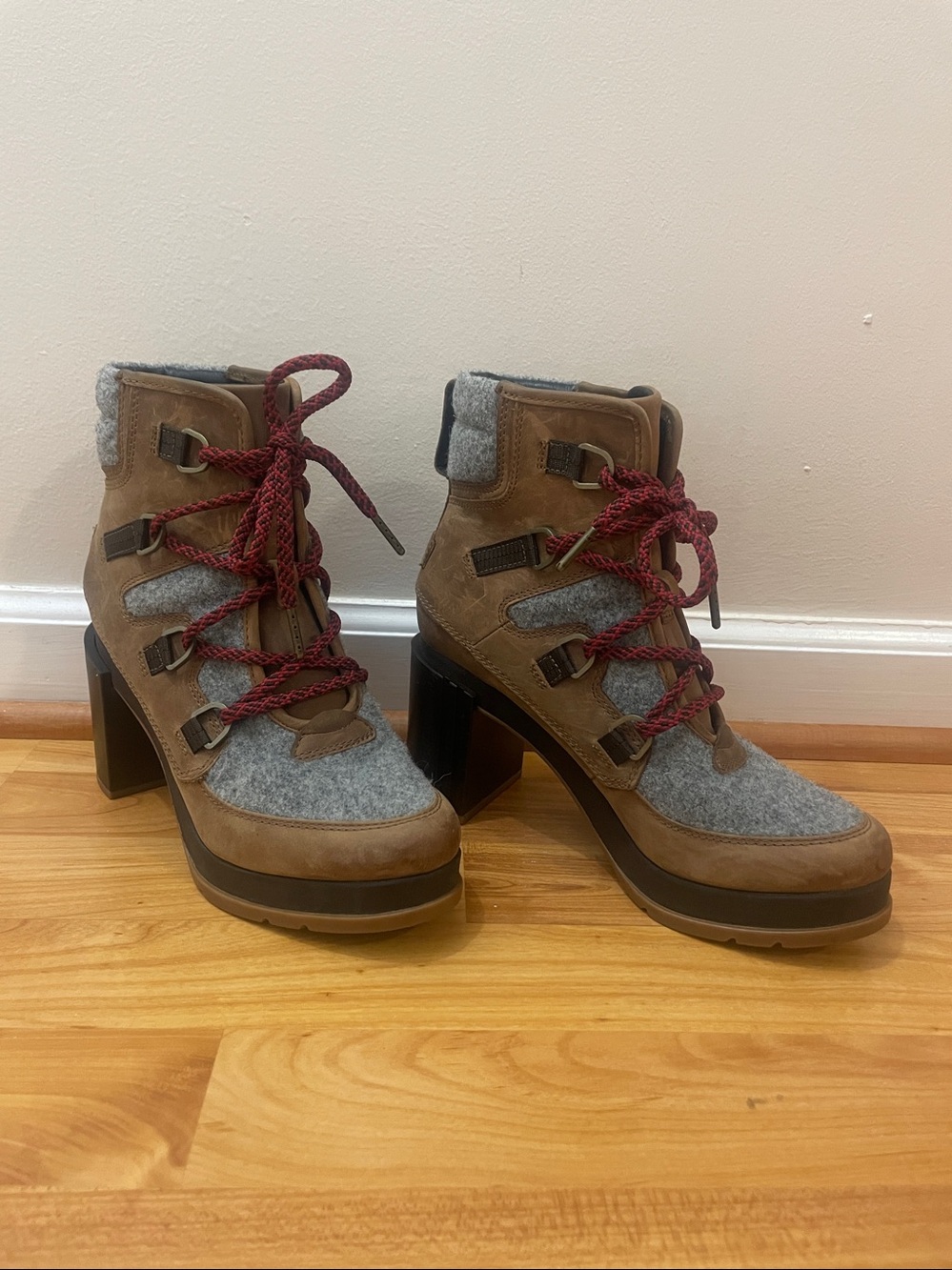 Sorel Blake Lace Up Heeled Bootie Waterproof NWOT